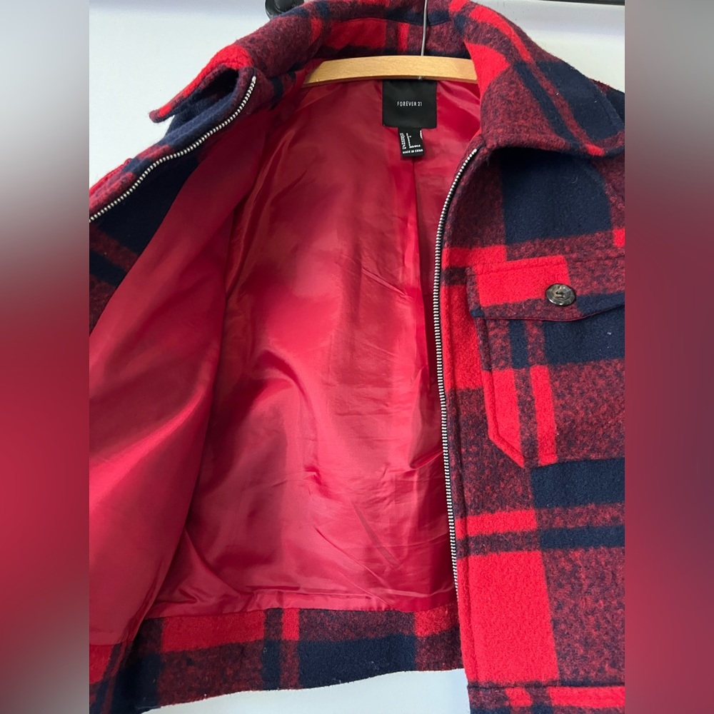 Cropped Shacket - Picture 3 of 5
